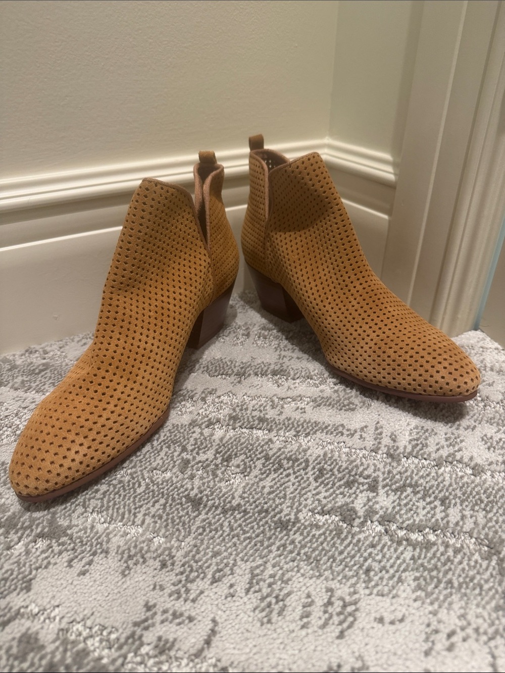 Women’s Suede Perforated Ankle Boot - Tan
